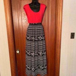Expresso Red, Black and White Maxi Dress Size M